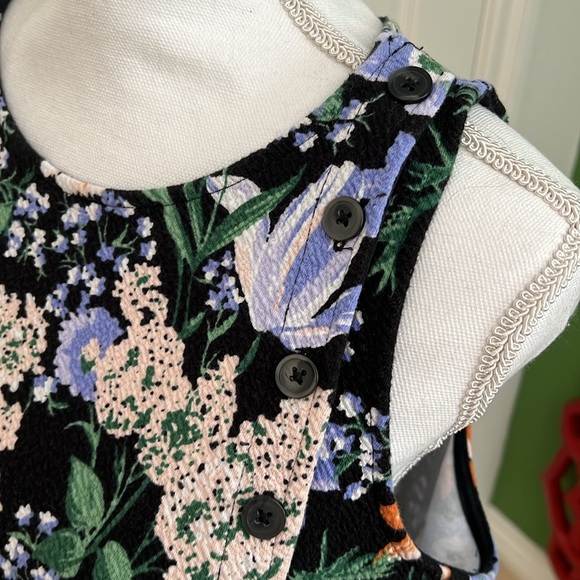 Anthropologie sleeveless floral top - Picture 3 of 7